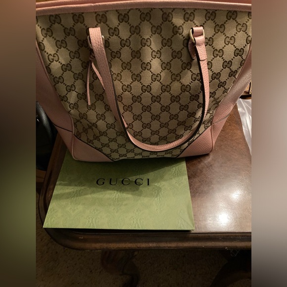 Beautiful Gucci GG Canvas Bree Tote. EUC Pink leather w/Goldtone Hardware. - Picture 3 of 14